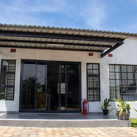 Lowin Suites-One-Bed Apartments Lusaka Exteriör bild
